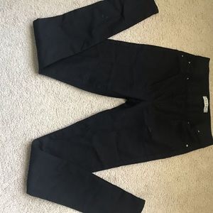 Black jegging pants 👖